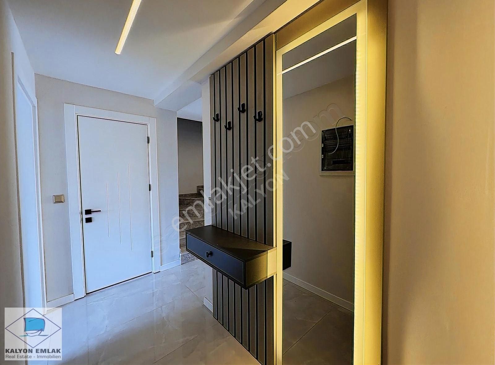 Alaçatı Çamlık Yol'a Komşu Satılık Full Tadilatlı Havuzlu Villa - Görsel 14