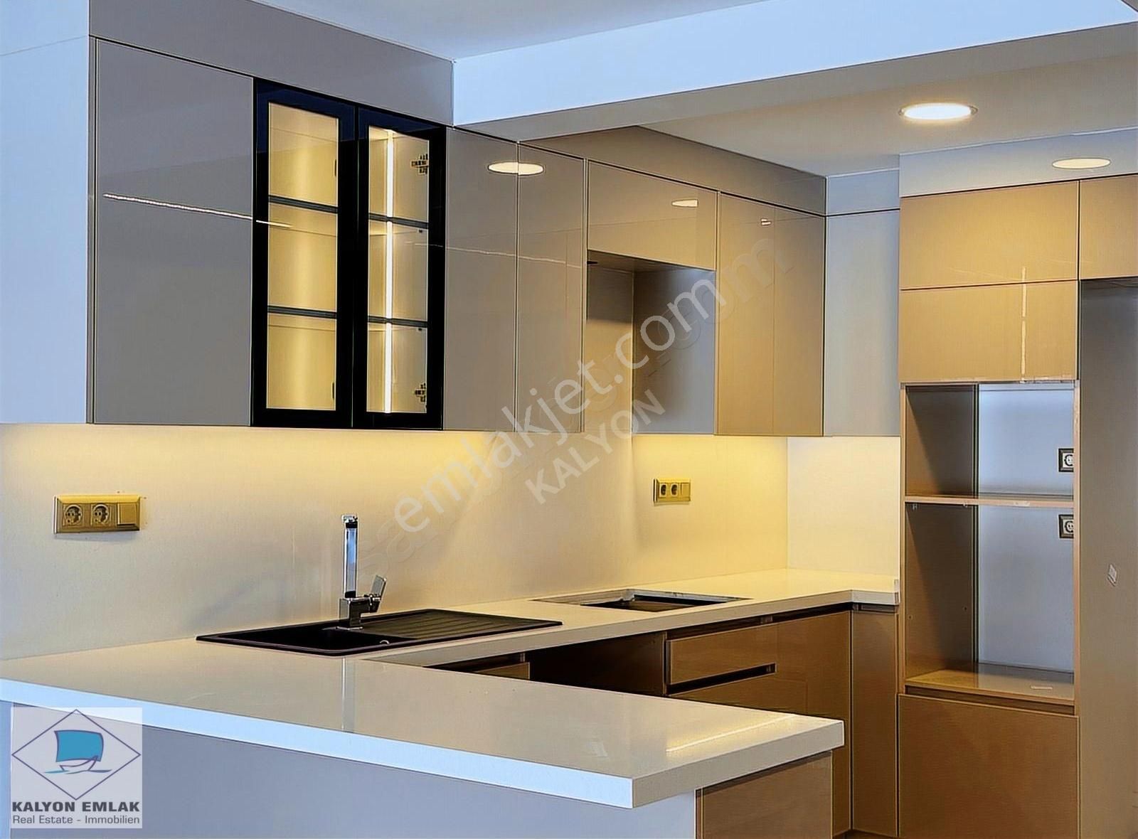 Alaçatı Çamlık Yol'a Komşu Satılık Full Tadilatlı Havuzlu Villa - Görsel 19