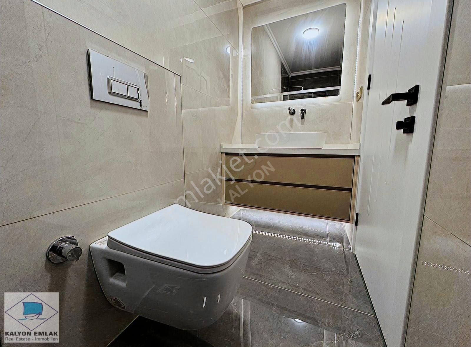 Alaçatı Çamlık Yol'a Komşu Satılık Full Tadilatlı Havuzlu Villa - Görsel 25