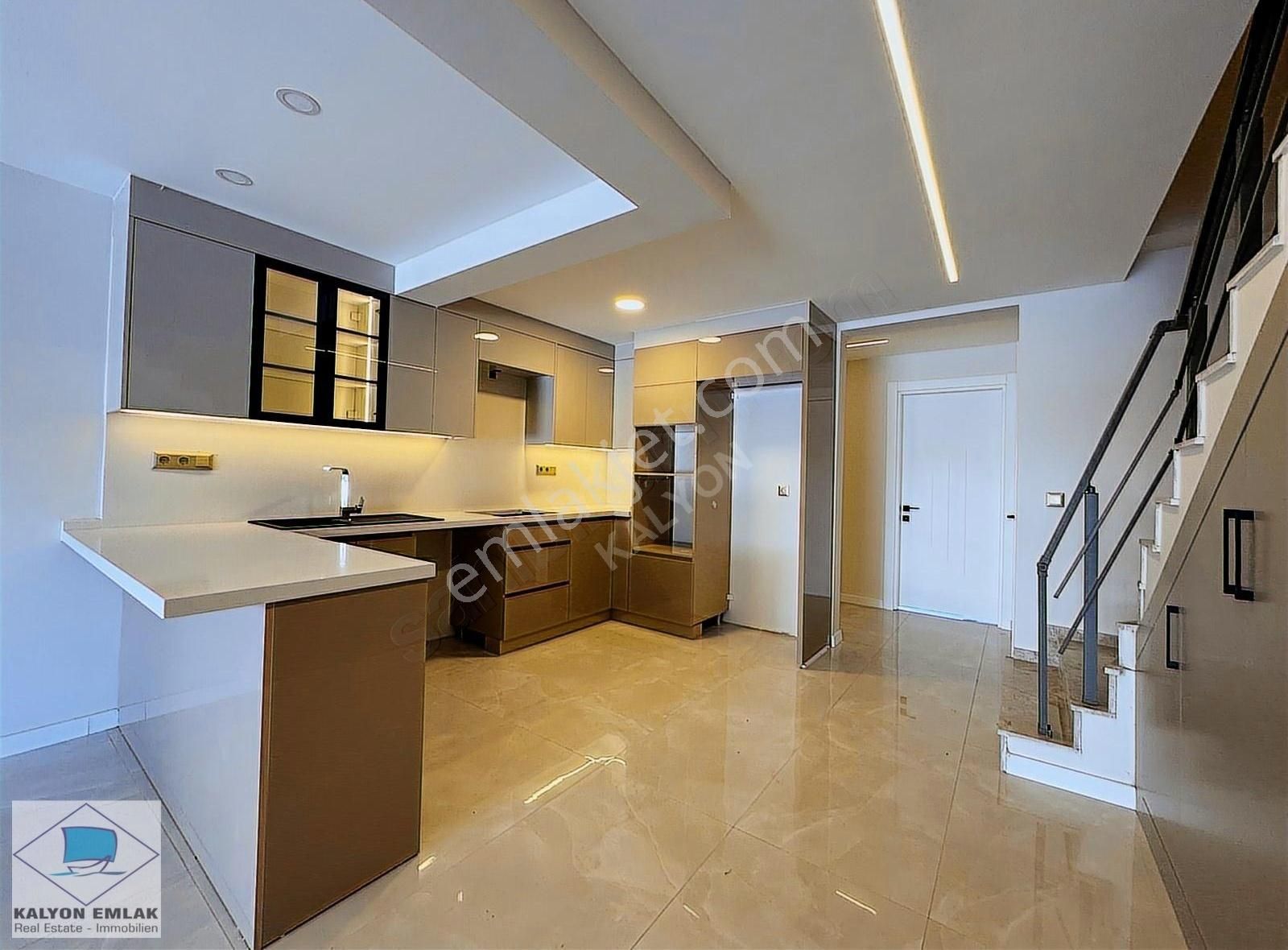 Alaçatı Çamlık Yol'a Komşu Satılık Full Tadilatlı Havuzlu Villa - Görsel 4