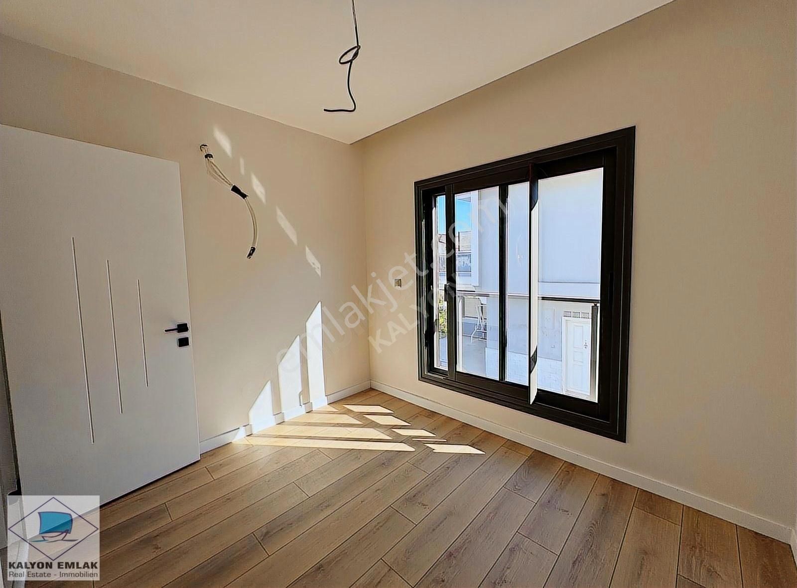 Alaçatı Çamlık Yol'a Komşu Satılık Full Tadilatlı Havuzlu Villa - Görsel 12