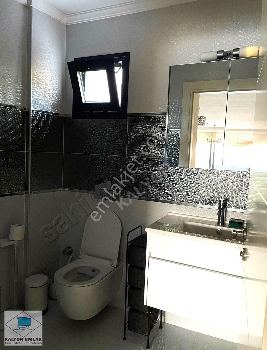 Çeşme Merkez De Plaja Yakın Deniz Manzaralı 2+1 Kiralık Daire