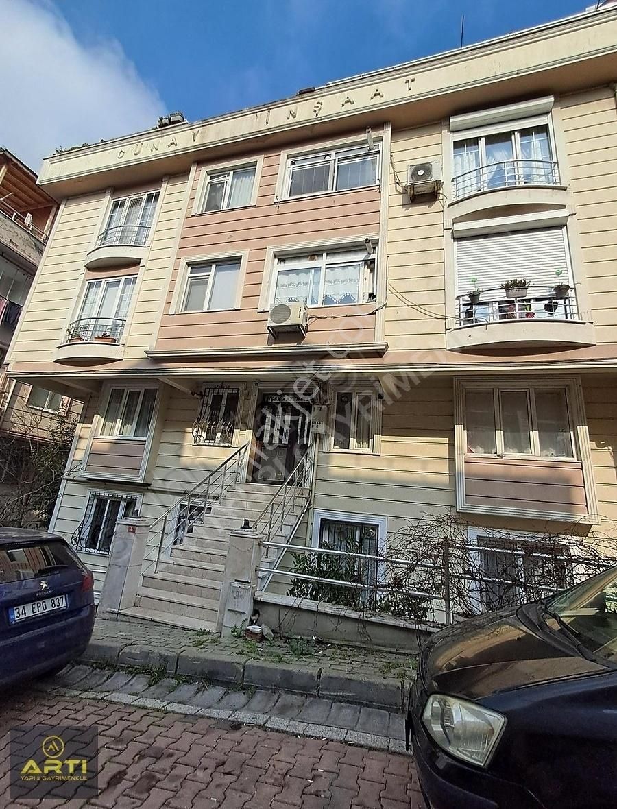 Avcılar Cihangirde Satılık Kullanışlı 2+1 Bahçe Katı Daire
