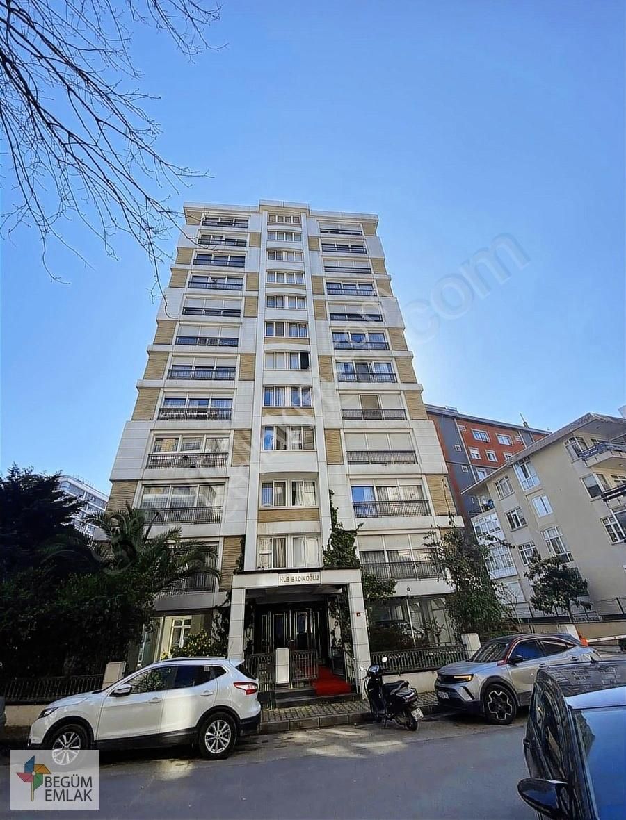 Begümden Caddebostan Sahilde 2013yapımı Kapalı Balkonlu 3+1