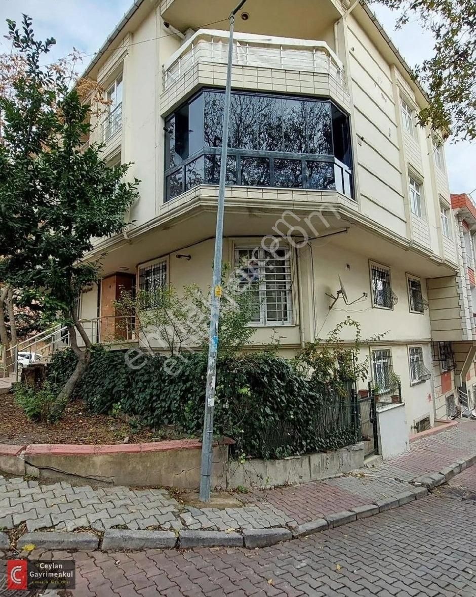 Binamız 14 Yıllık Olup Çok Bakımlı Bir Binadır Her Katta 3 Daire