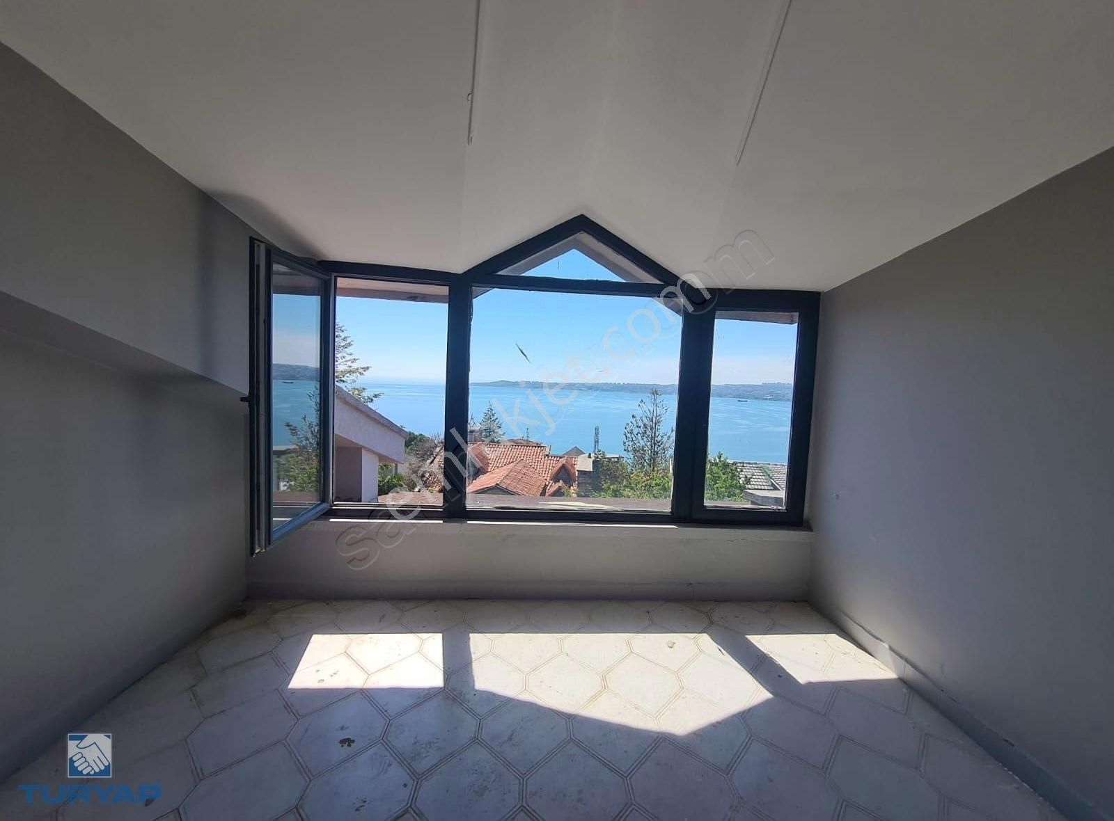 Pınartepe Mahallesinde Satılık 6+2 Villa