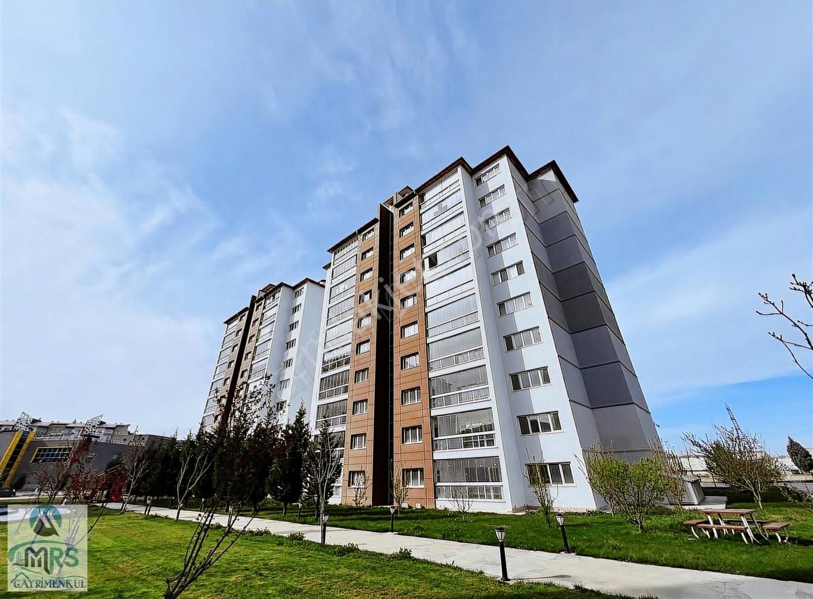Mrs'den Modern 2. Etap'ta Ara Kat Kiralık 4+1 Daire