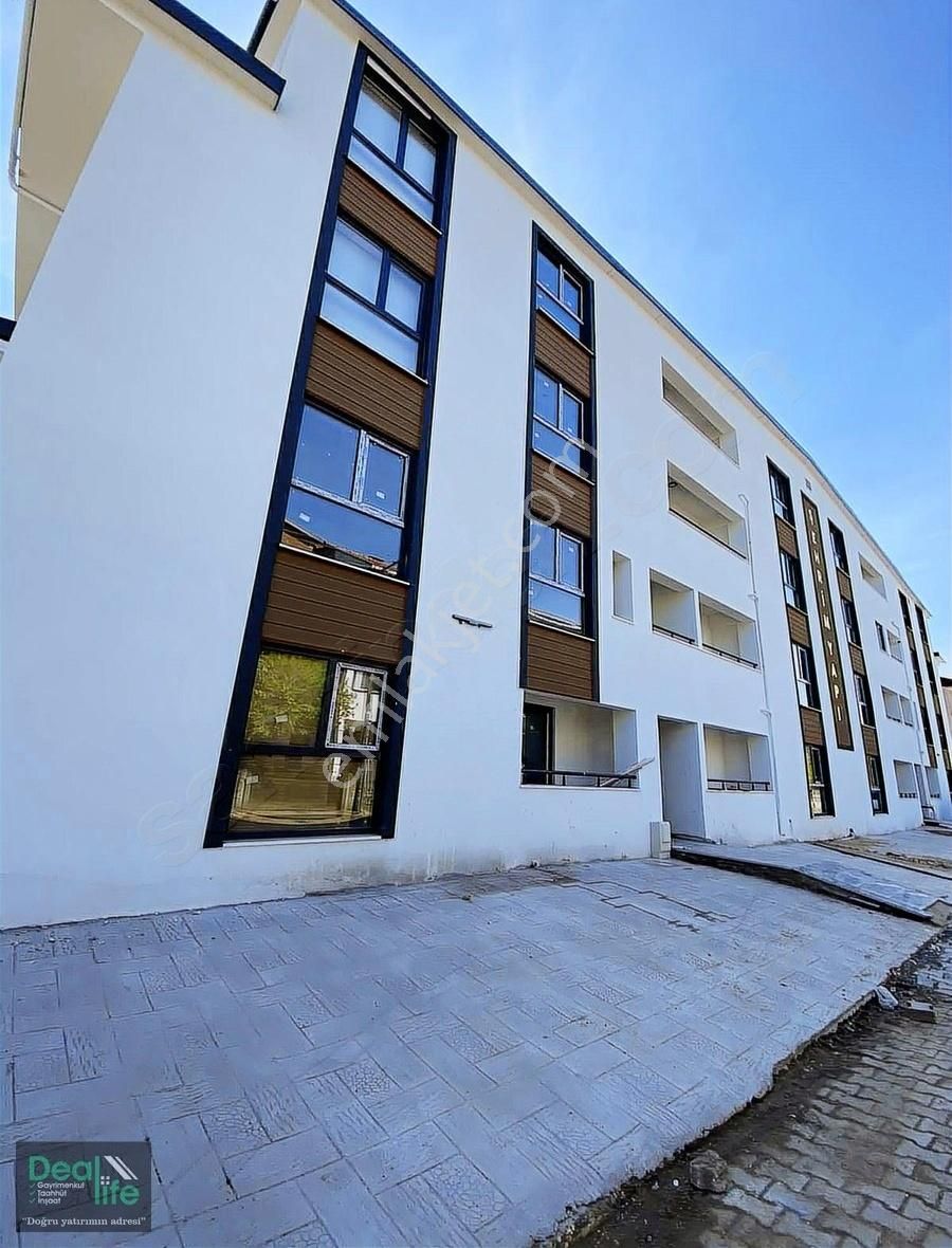 Deallifeden Dumlupınarda 2+1 120 M² Eğimsiz Dubleks Daire