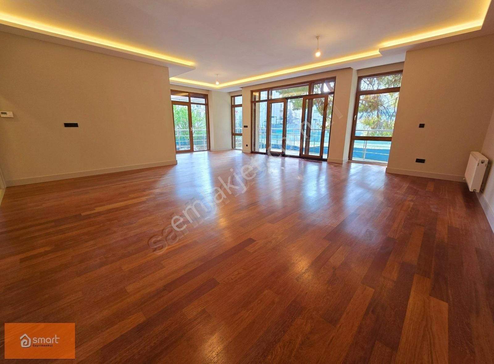 Suadiyede Bağdata 5.bina 2003 Yapım 4+1 Net 200m² İçi Sıfır Lüx!