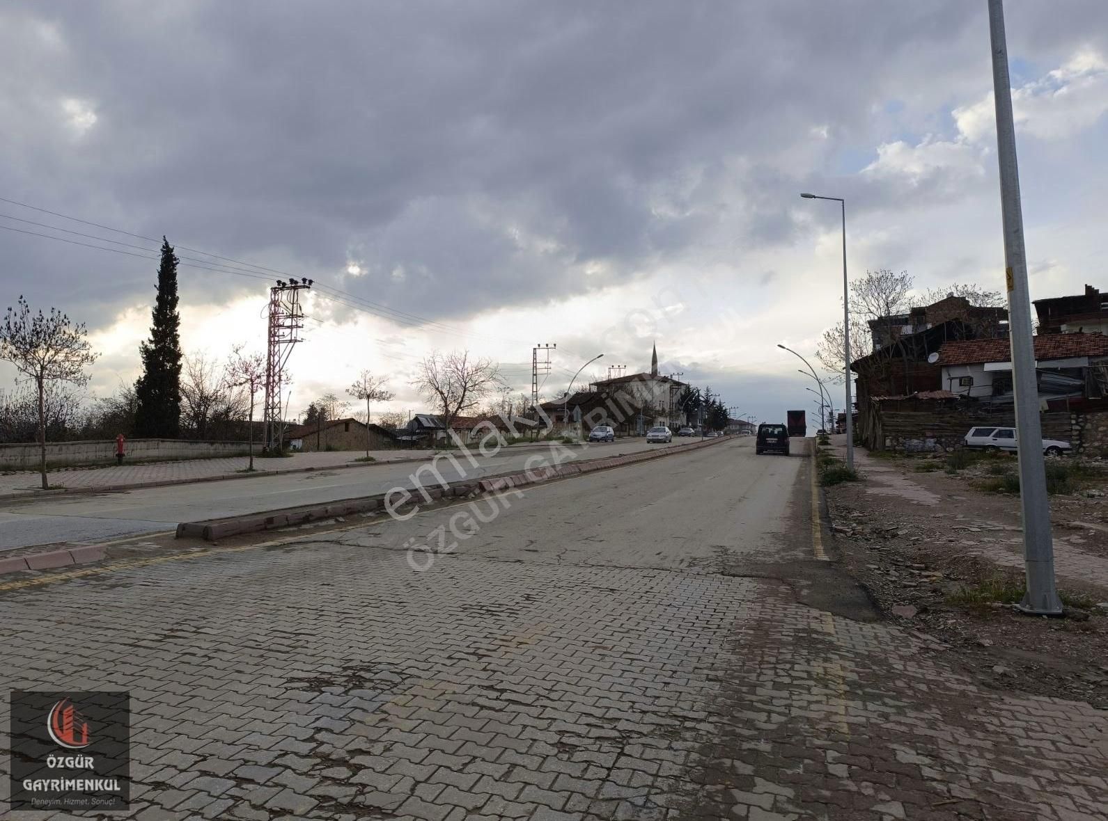 Yeşiltepe Harika Konumda 6 Kata Müsaadeli Araç Takaslı Arsa