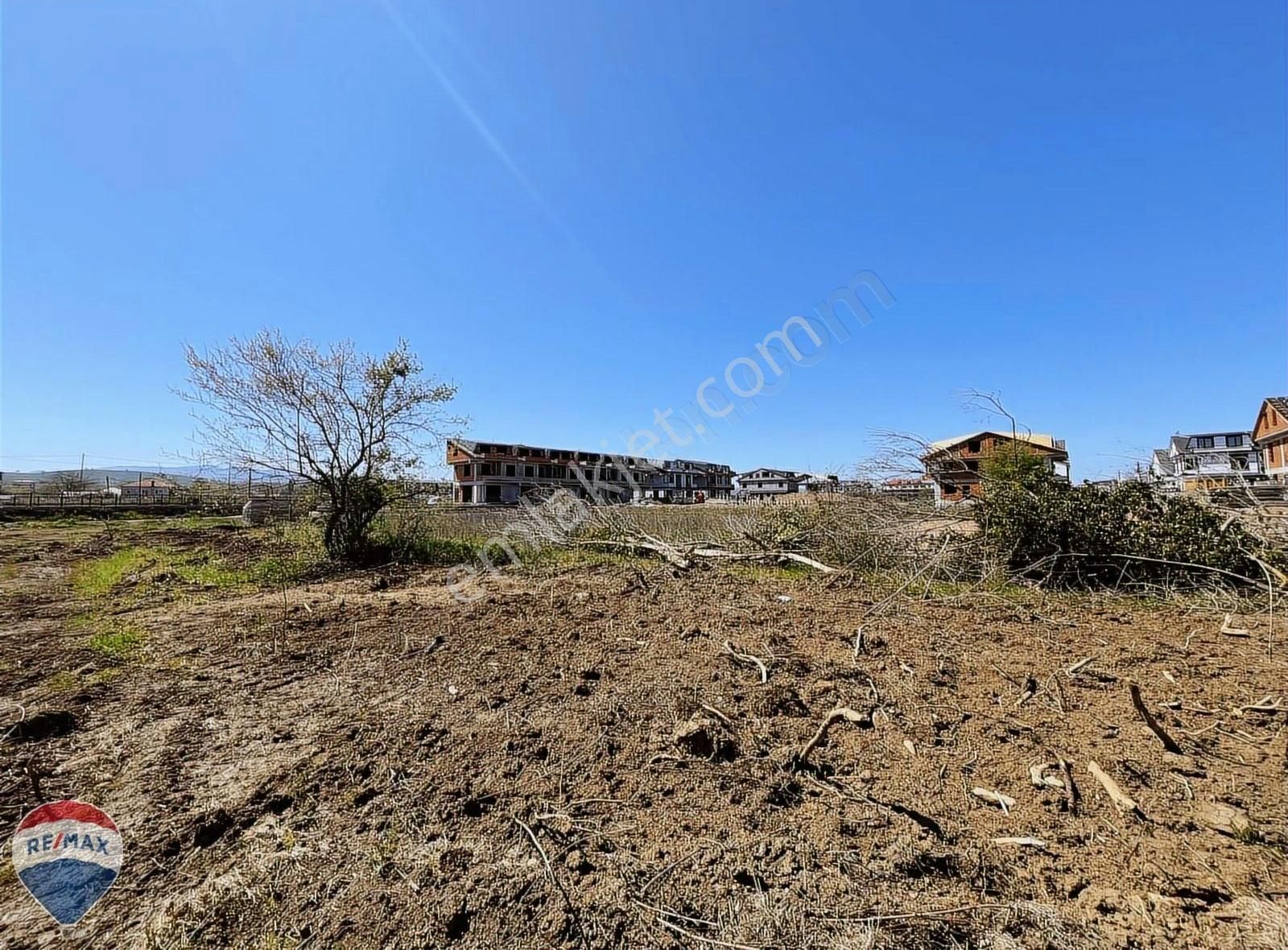 Yusuf Gürtürk'den Denize 200metre Mesafede 350 M2 Villa Arsası