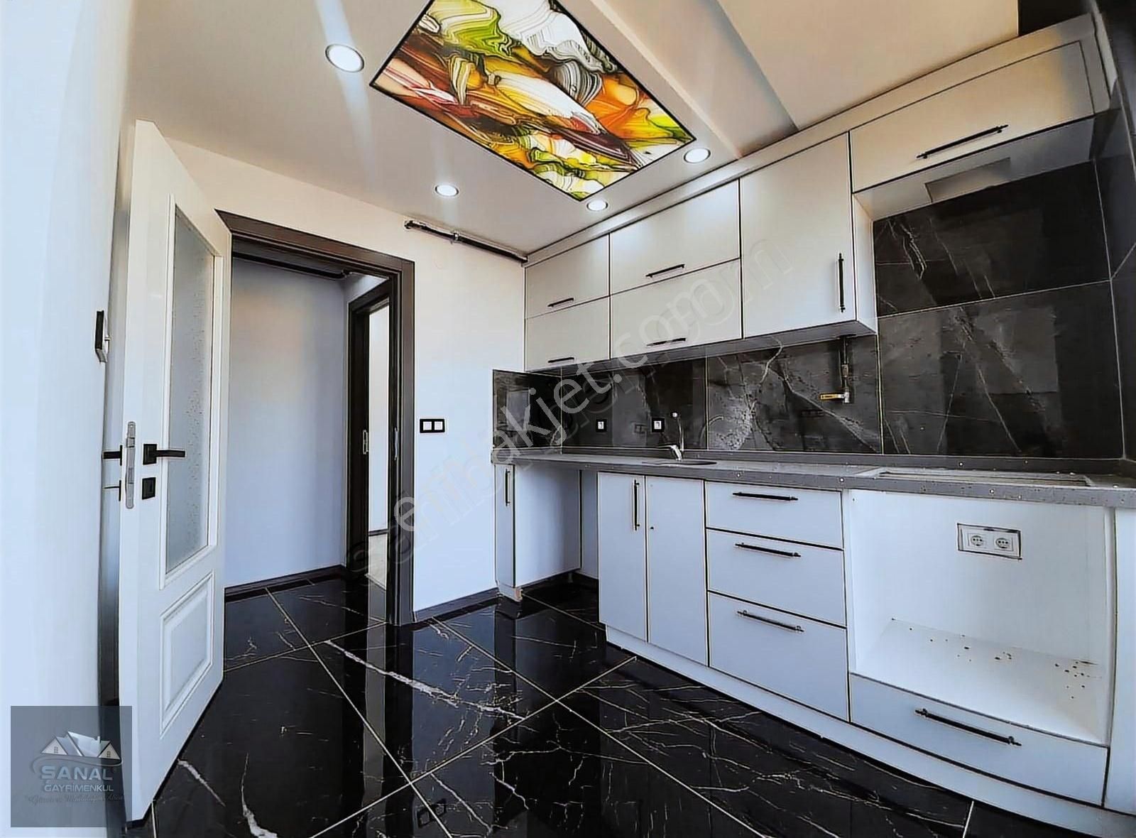 Issıkgöl Cadde Üzeri Lüx 3+1 Dubleks Satılık Daire