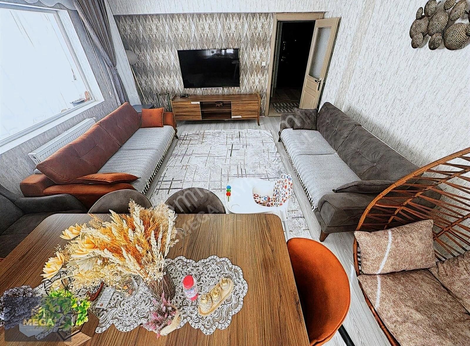 Mega'dan Sancaktepe Mh. Çift Balkon, Asansörlü Üst Kat 3+1 Daire
