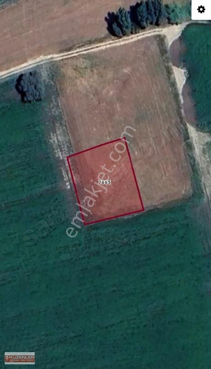 Kuzenler'den Akçalarda 4.341 M2 Satılık Tarla