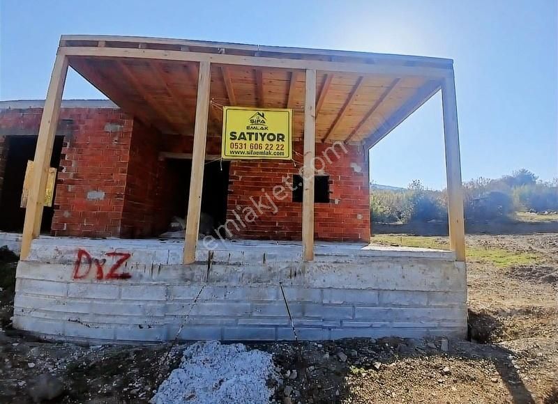 Niksar Gayrimenkulden Derindere Köyünde Tarla....