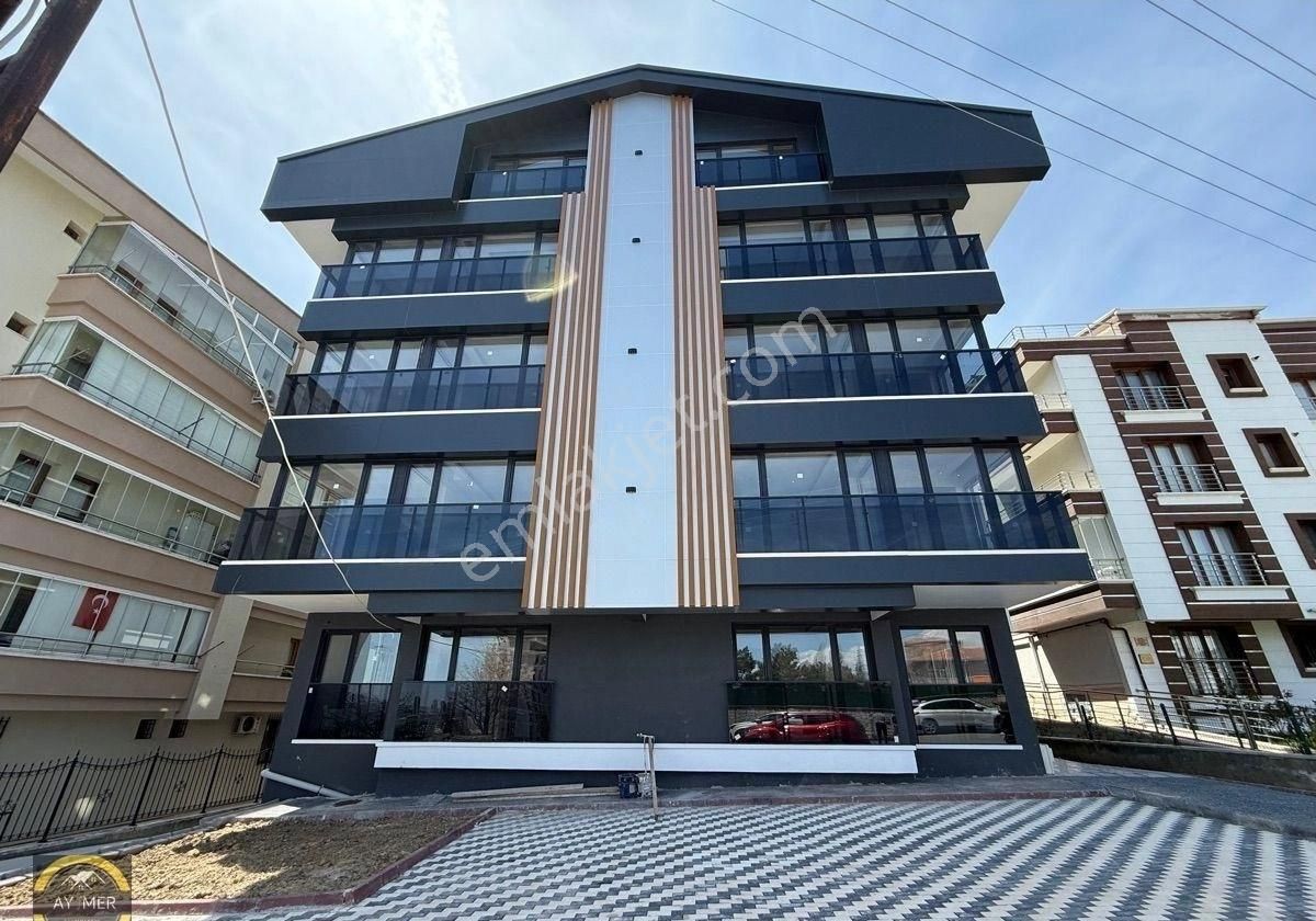 Birlik 450.cadde'de Sıfır Lüx Yapılı Yerden Isıtma 2+1 Satılık