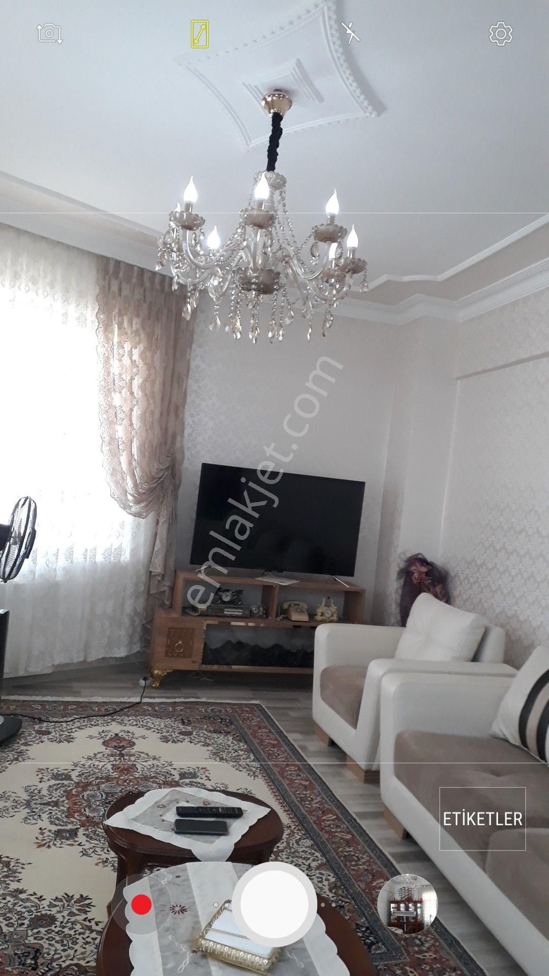 Kanarya Düğün Salonu Yanında 2 Katlı Komple Satılık Bina.