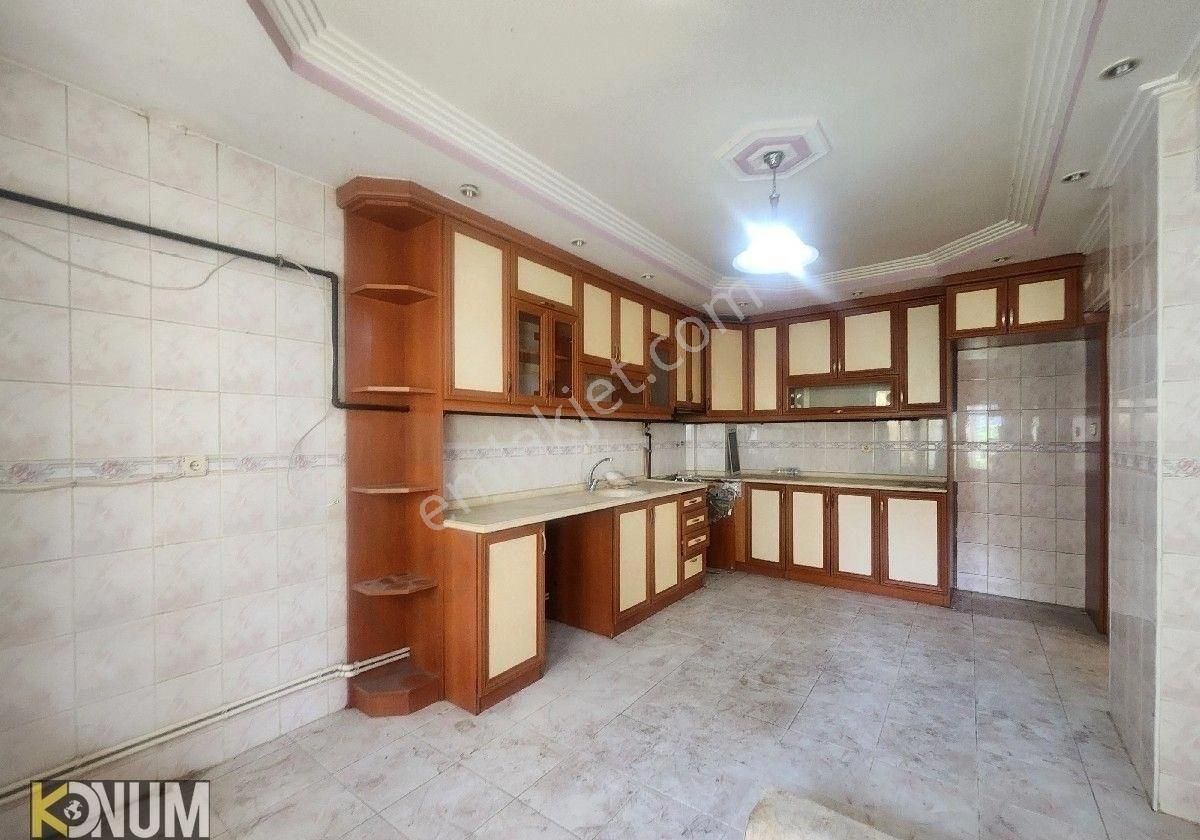 Acil Satılık Fiyat Düştü Merkezde 160 M2 3+1 Daire İyi Konumda