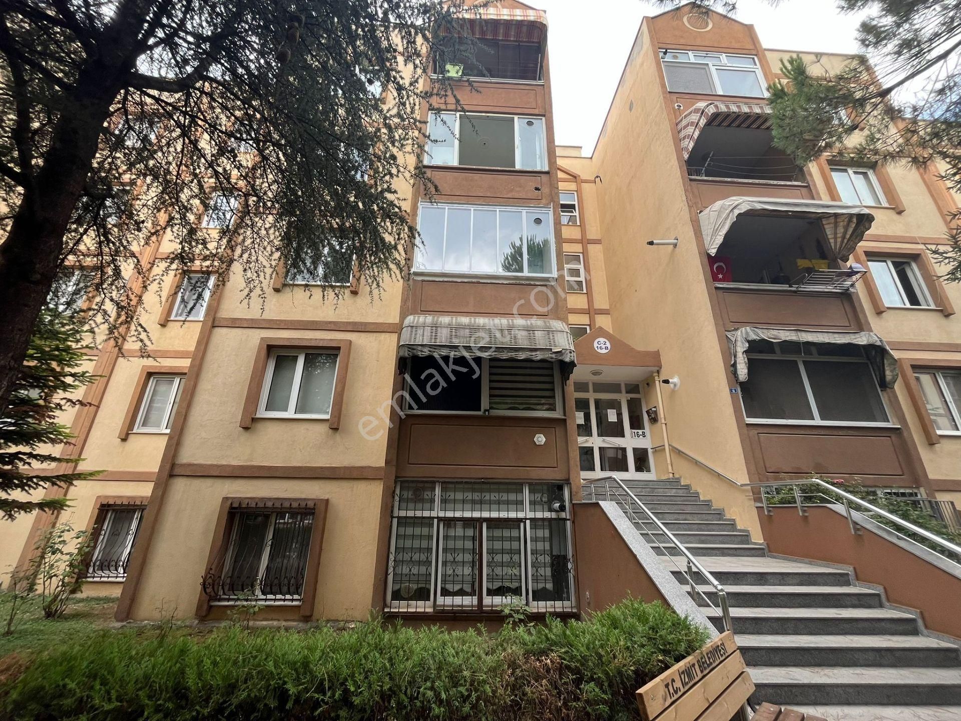 Amg Emlak Ofisinden Yuvam Akarcada İçi Yapılı Satılık 3+1 Daire