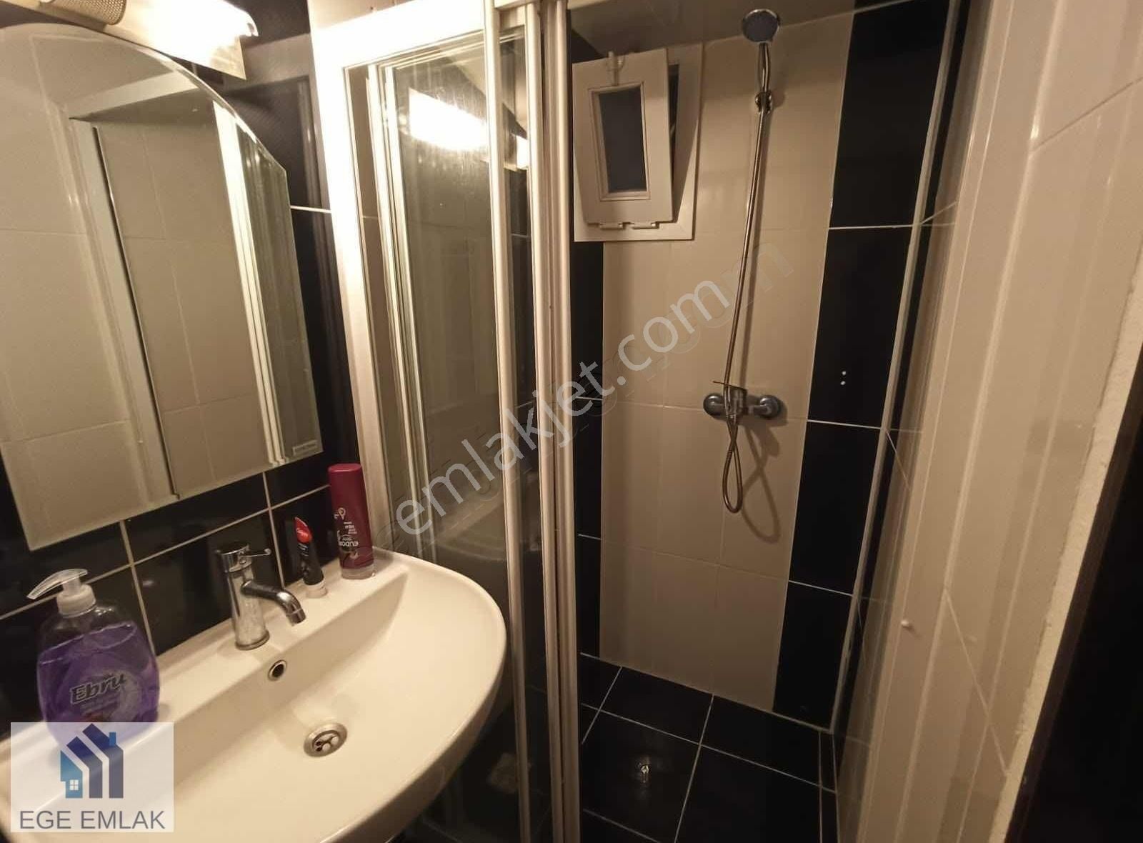 Ege Emlak'tan Keşan Merkezde Teraslı Kiralık Eşyalı Daire