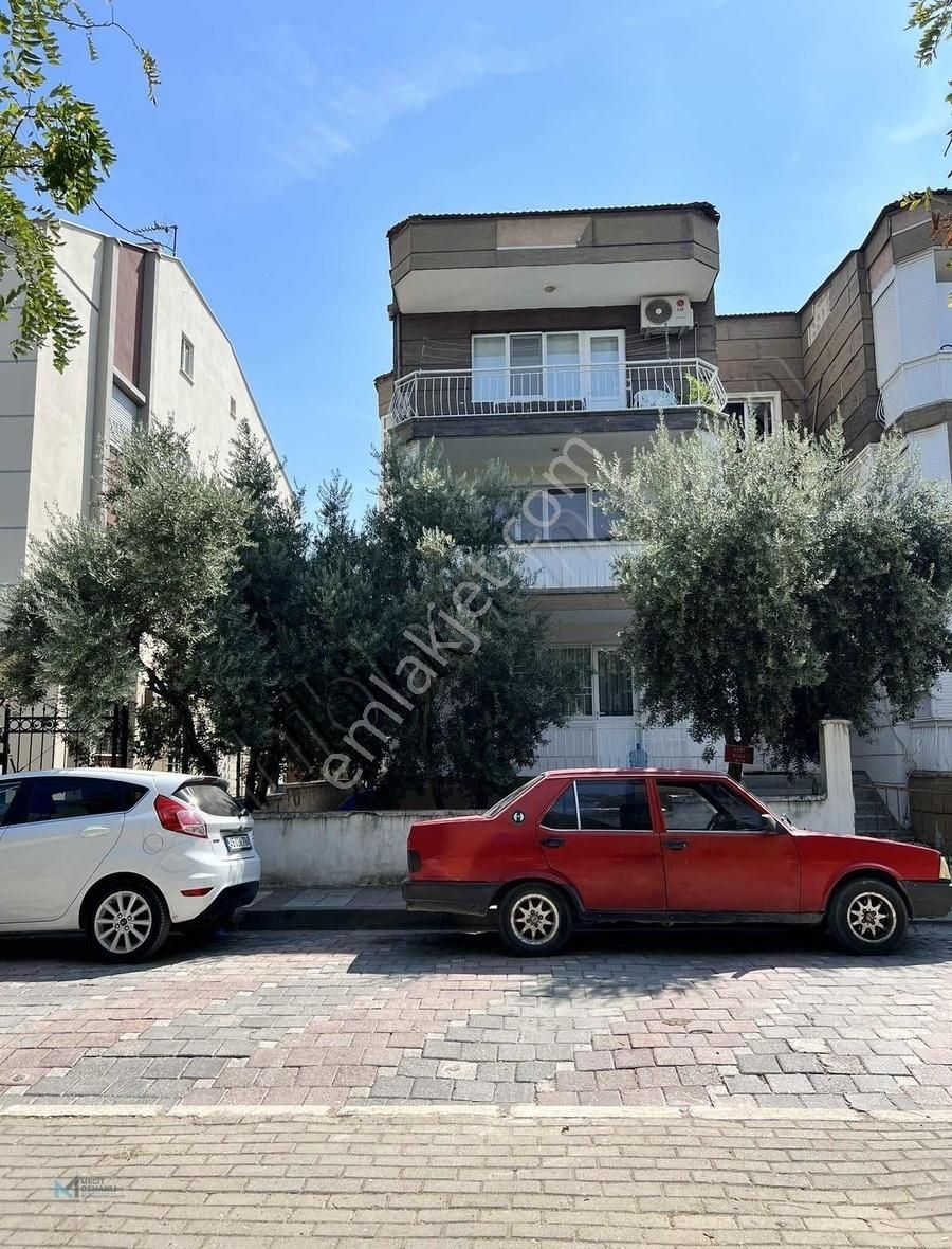 75.yıl Mahallesinde Park Manzaralı Kiralık Daire