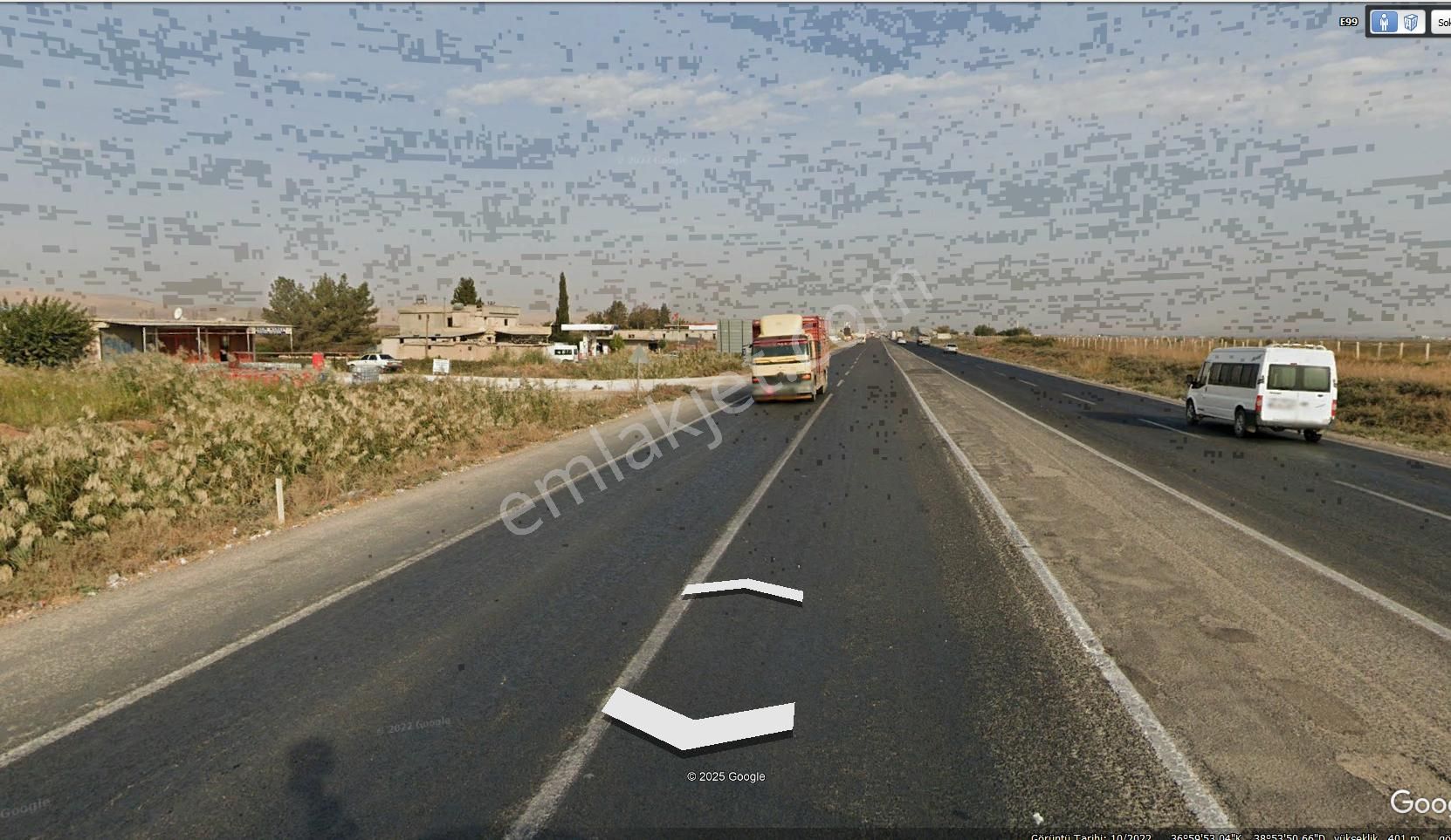 Yaşarsoy Gyo'dan Akçakale Yoluna Cepheli Tarla
