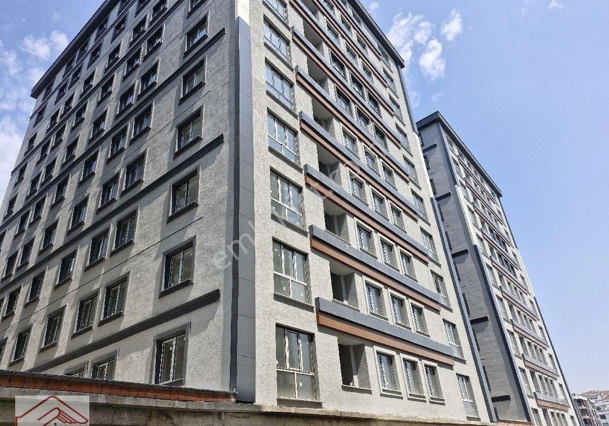 Şirinevler Mahallesinde Site İçerisinde