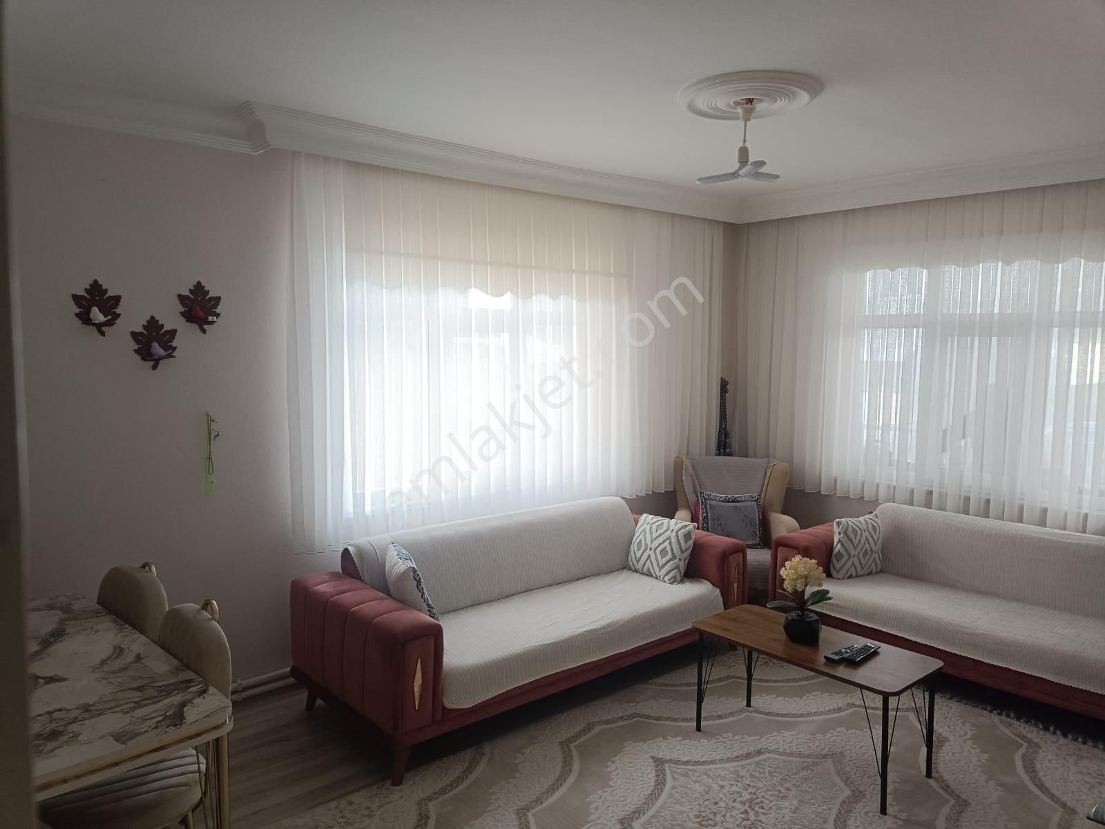 Satılık 2+1 Geniş Kullanışlı Arakat Daire