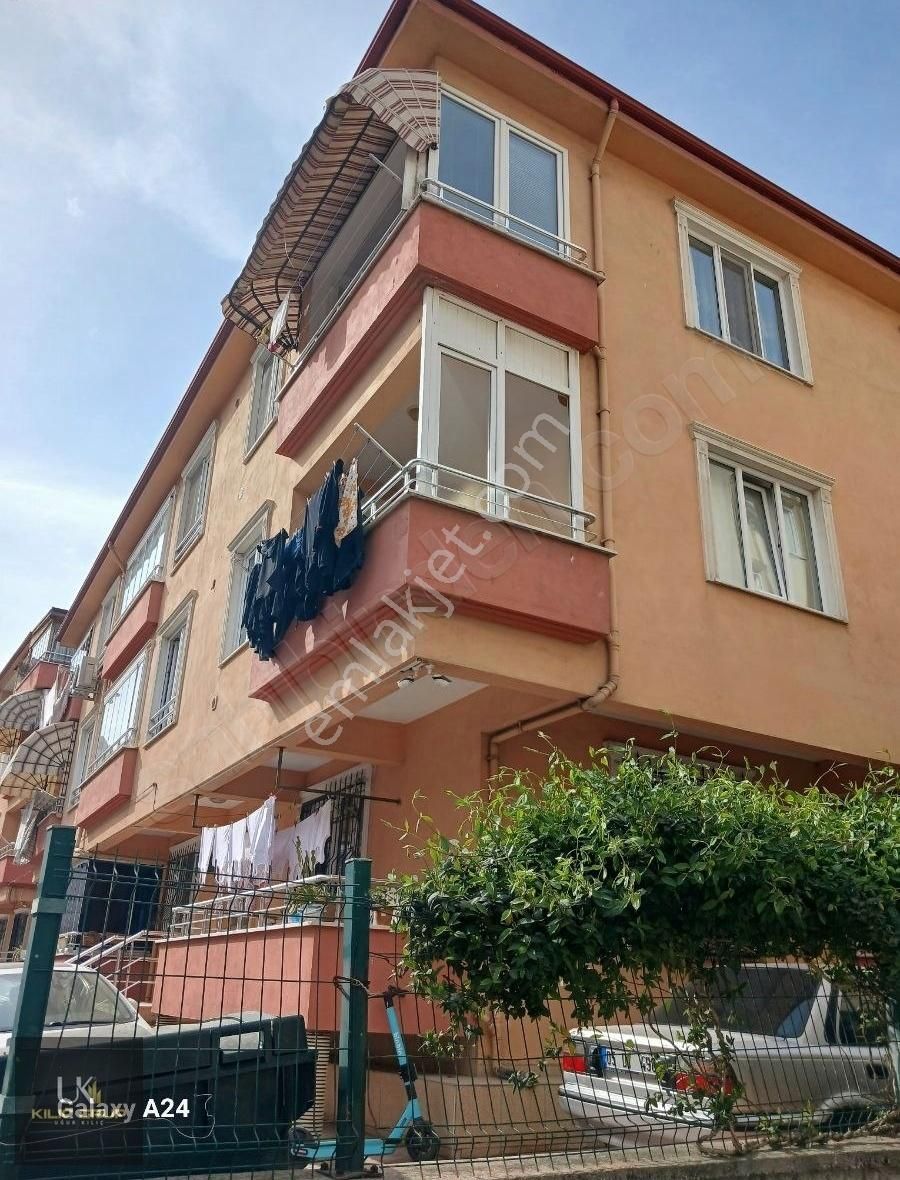 Kılıç Gayrimenkulden Ana Caddeye Yakın Geniş Daire