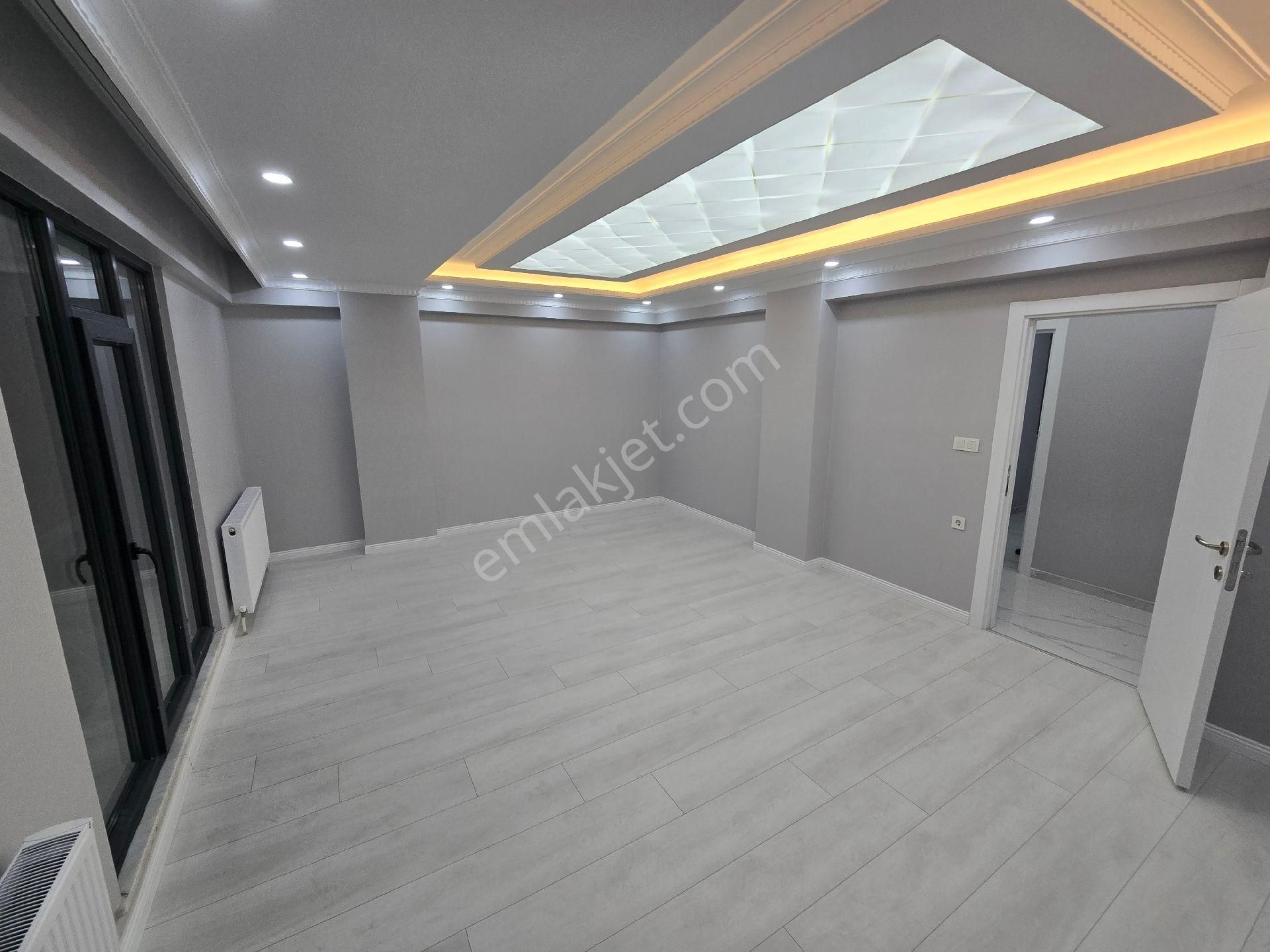 Pusula İnş.tan 50 Yıl Mah Cadeye Yakın 100m2 2+1 1kat Daire