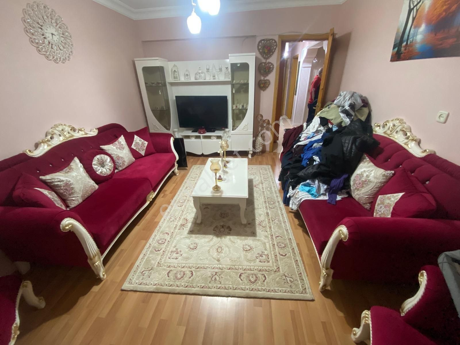 Pusula İnş.tan Malkoçoğlu Mah Cadeye Yakın 100m2 Arakat Daire