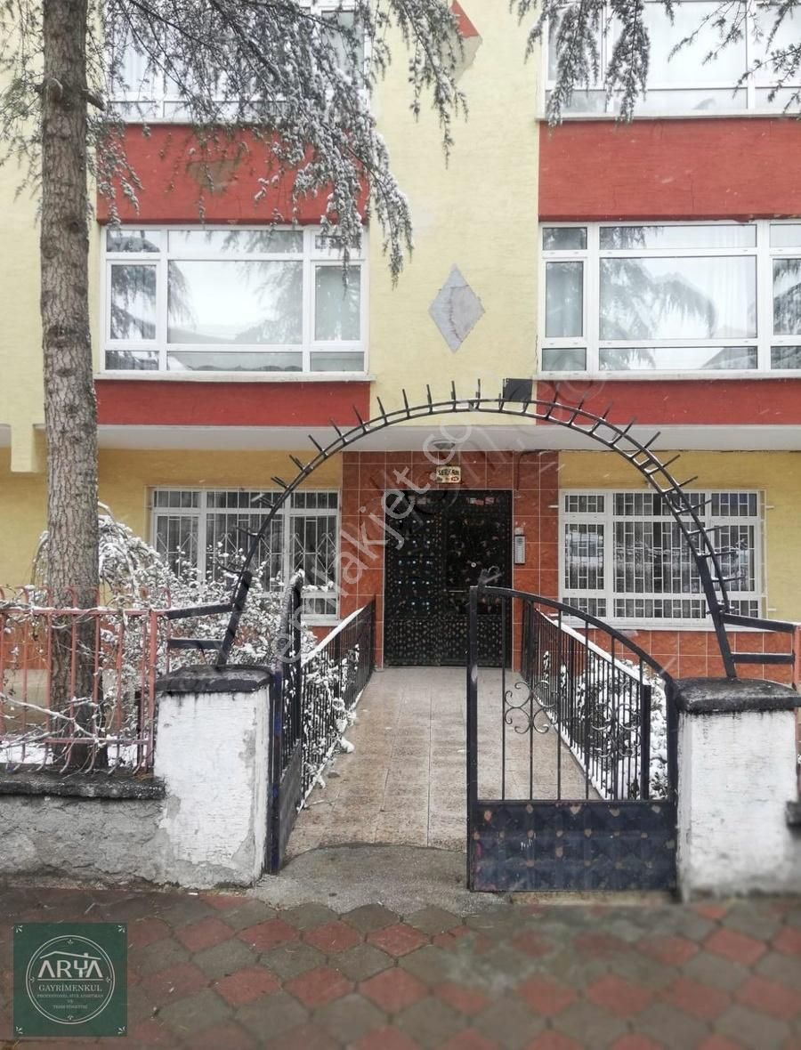 Metro Ya Yürüme Mesafesinde Kiralık Ferah Aydınlık 3+1