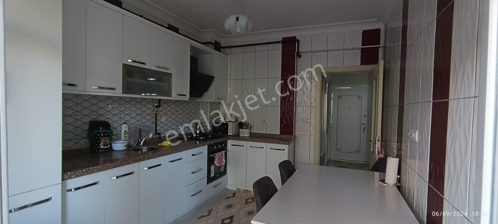 Kelebekler Vadisine Yakın 165 M2 3+1 Arakat Daire