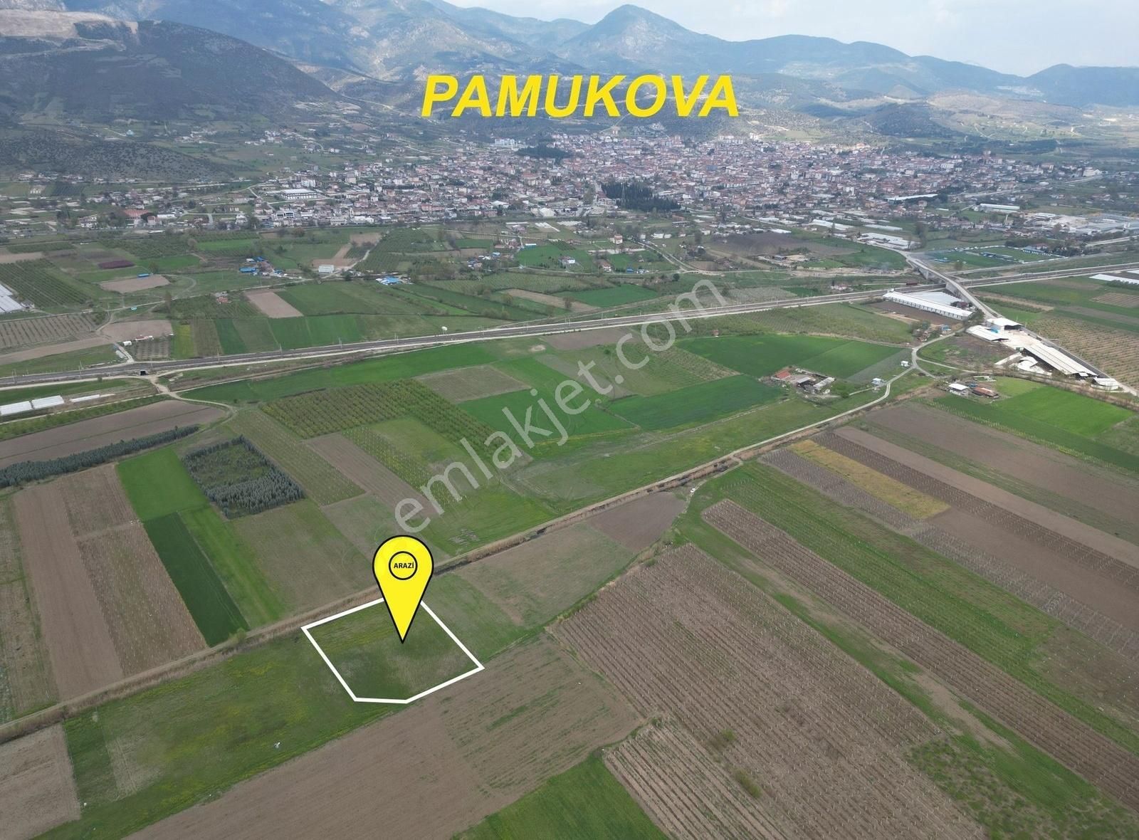 Pamukova Da 3750m² Tarla