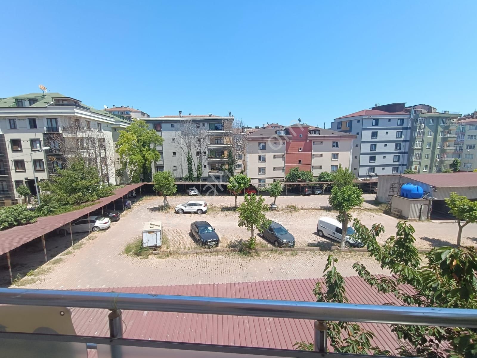 Yağmur Emlaktan Avcılar Merkez Mah. Kiralık 3+1 Daire.