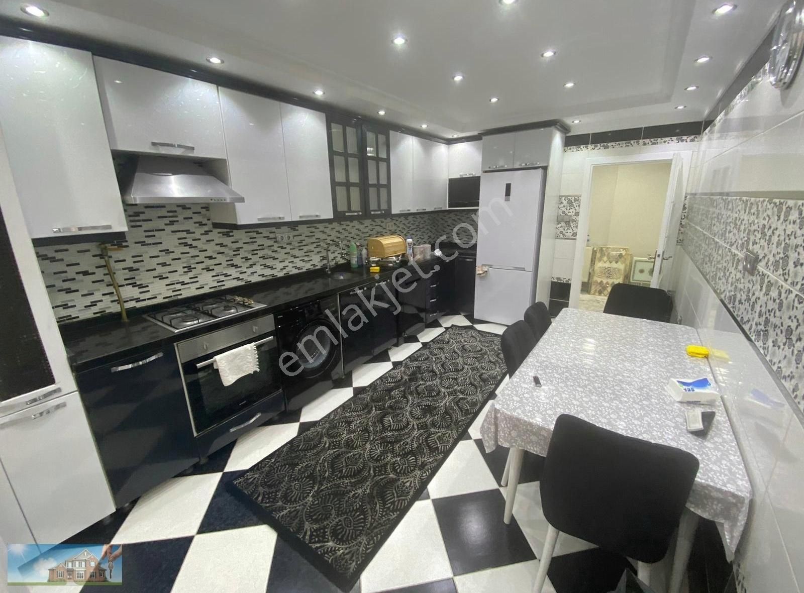 Barış'tan Cennet Mahallesinde Full Tadilatlı 3+1 Lüks Daire