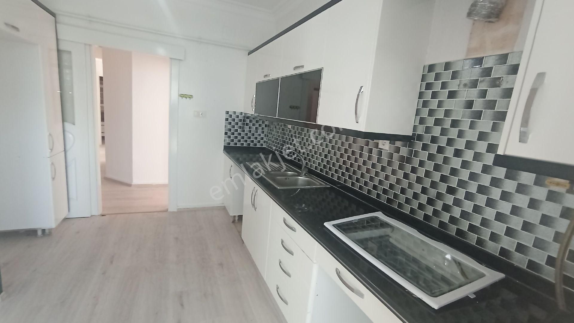 Karadaşmahlesi Rüya Plazeye Yakın Temiz3+1