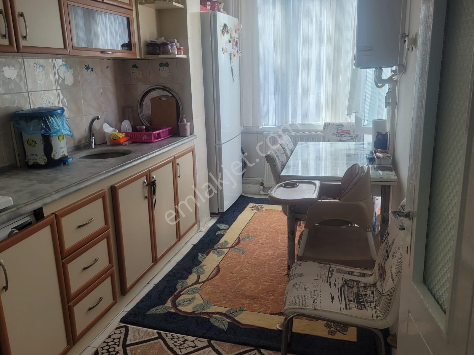 Arkadaş Emlaktan Mutlu Caddesinde 2+1 Satılık Daire