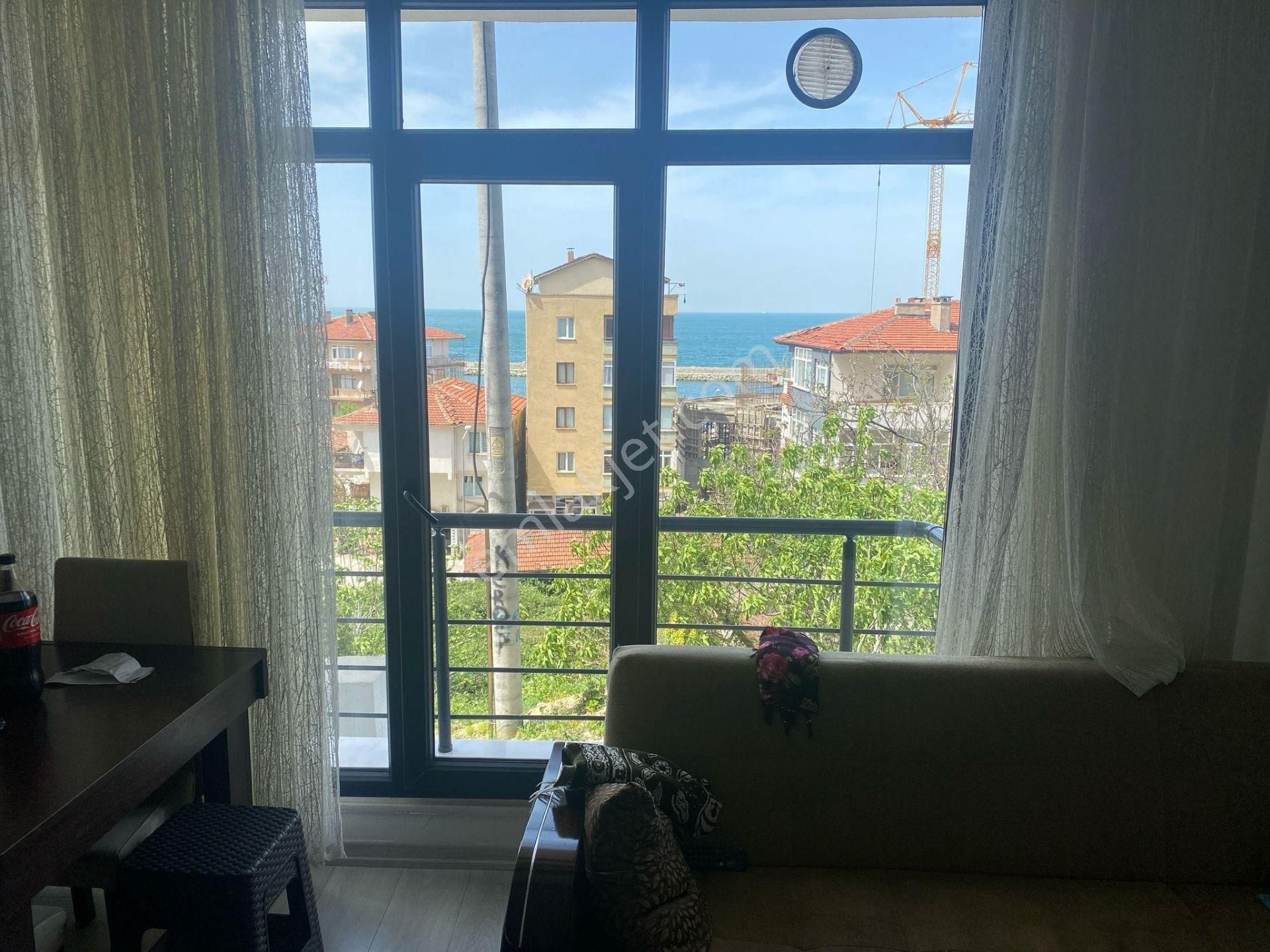 Araç Takasına Açık Deniz Manzaralı Eşyalı Acil Satılık