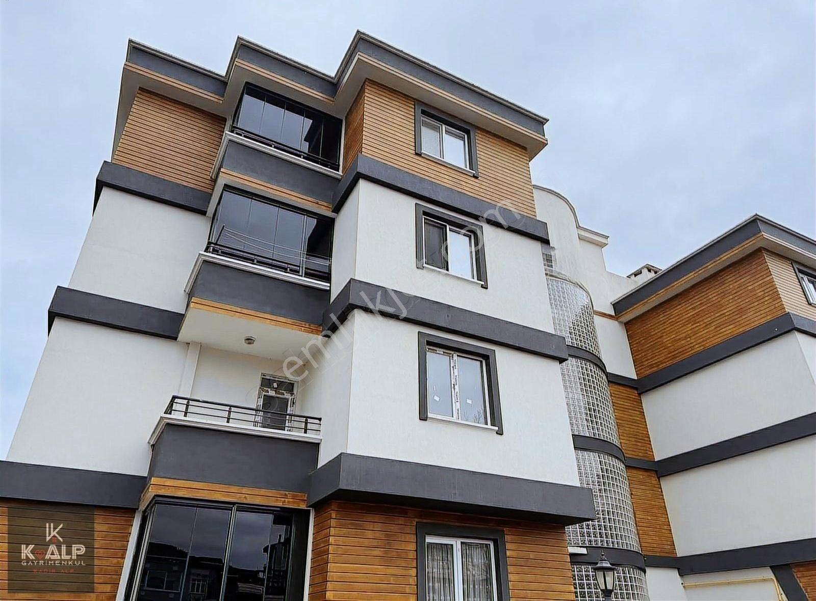Adaparkta Sıfır Full Yapılı Satılık 3+1 Daire.arakat Ebeveynli