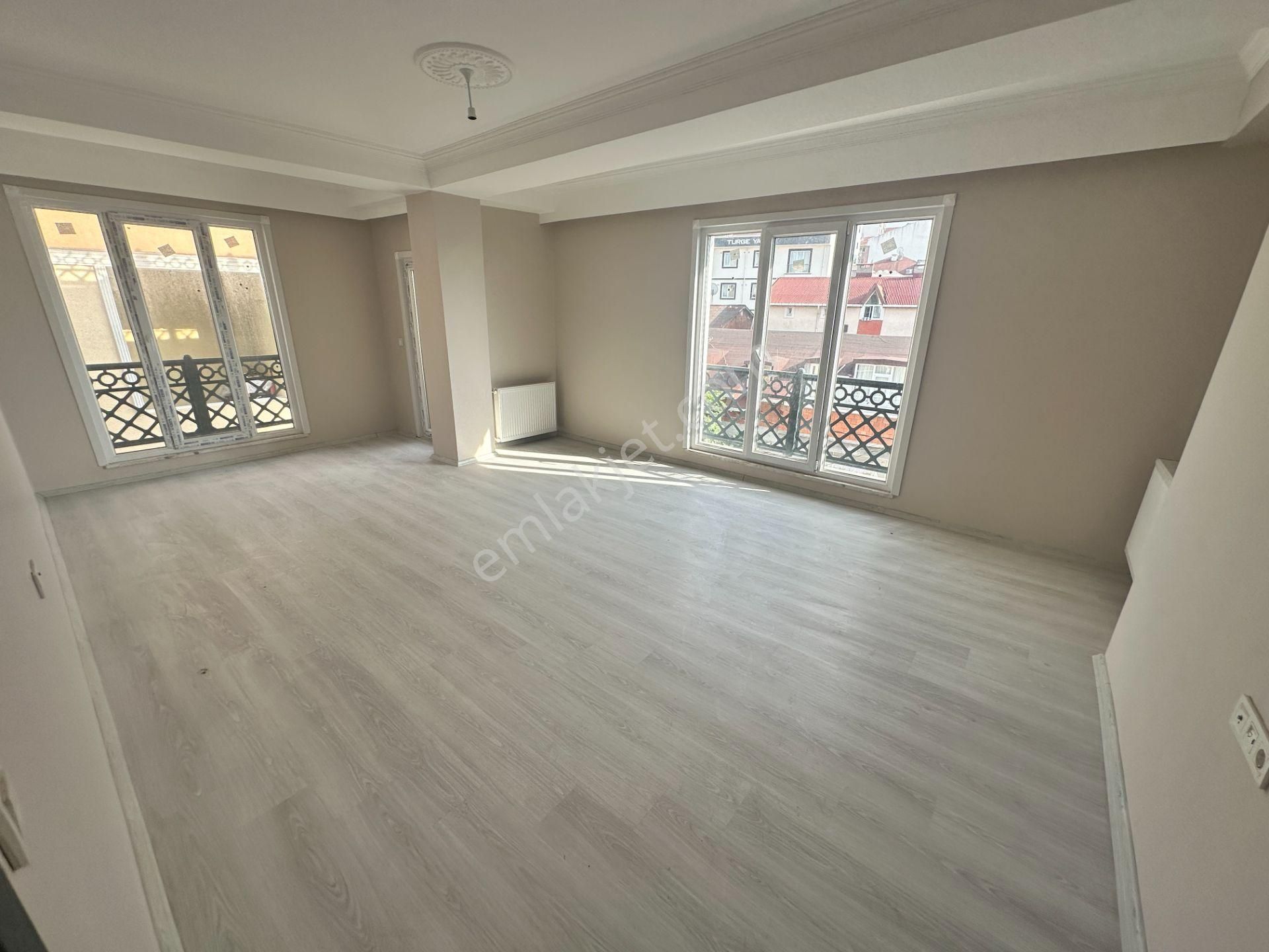 Safa Mahallesinde Manzaralı Sıfır 4+1 150 M2 Üst Dubleks