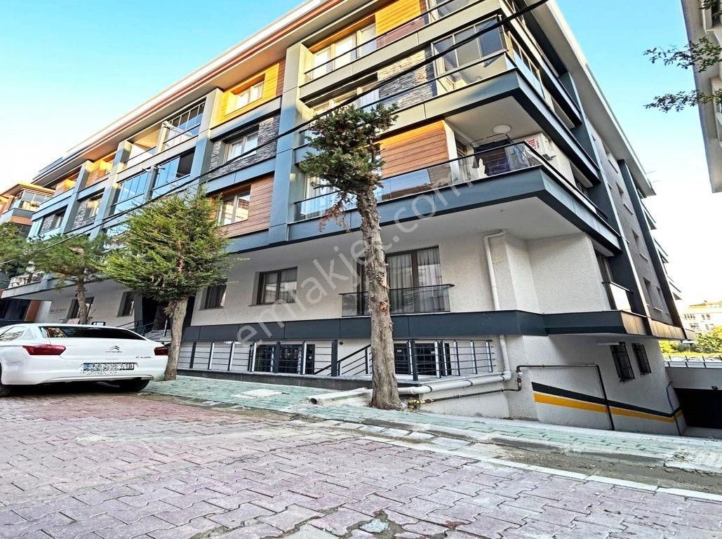 E-5 Ve Sahile Yakın Sıfır Bina Da Kapalı Otoparklı 2+1 Daire