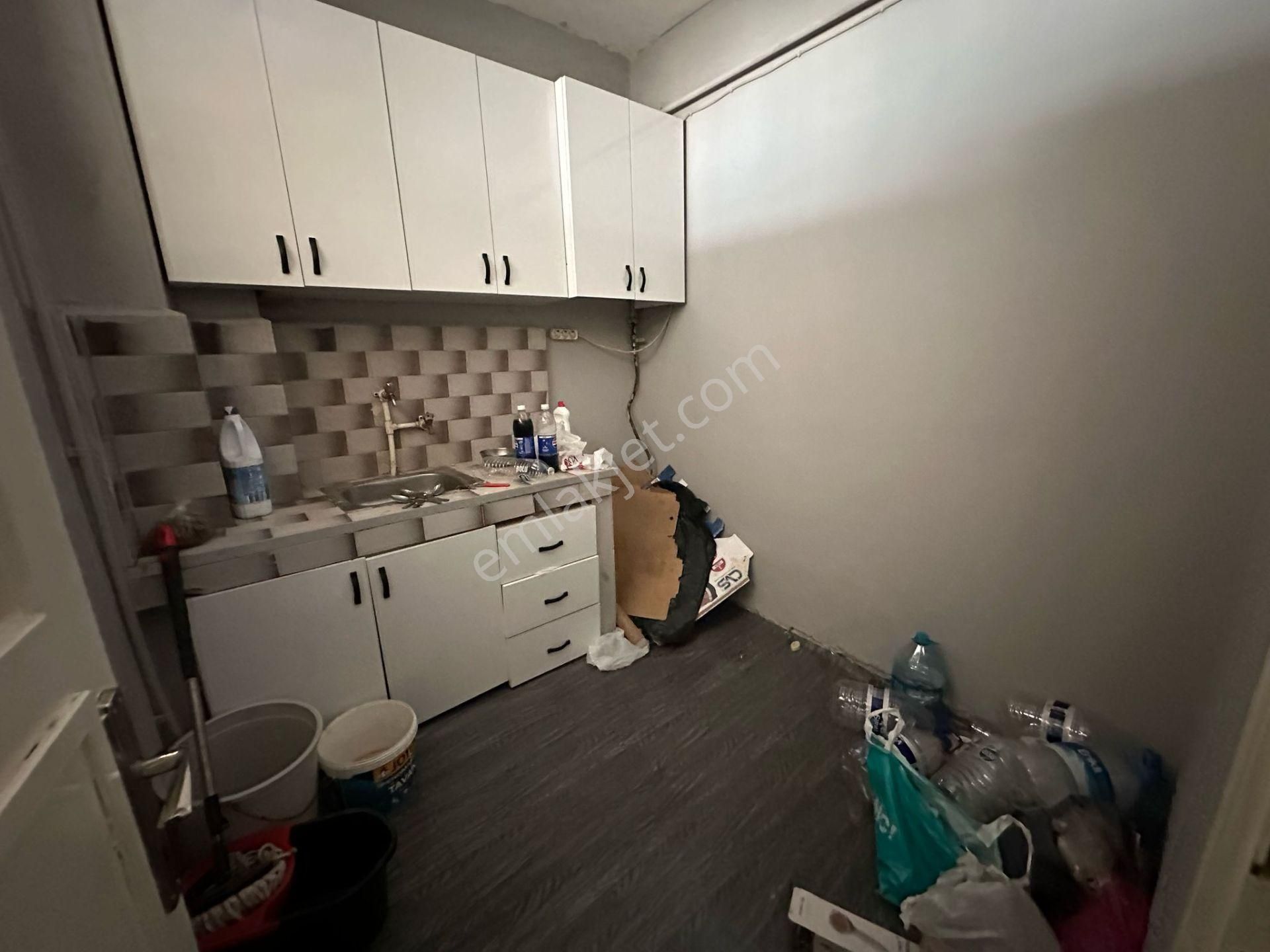 Turanlı İnşaat'dan Sultanmurat'ta Eşyalı Kiralık 1+1 Metrobüse Yakın Balkonlu Kiralık Daire