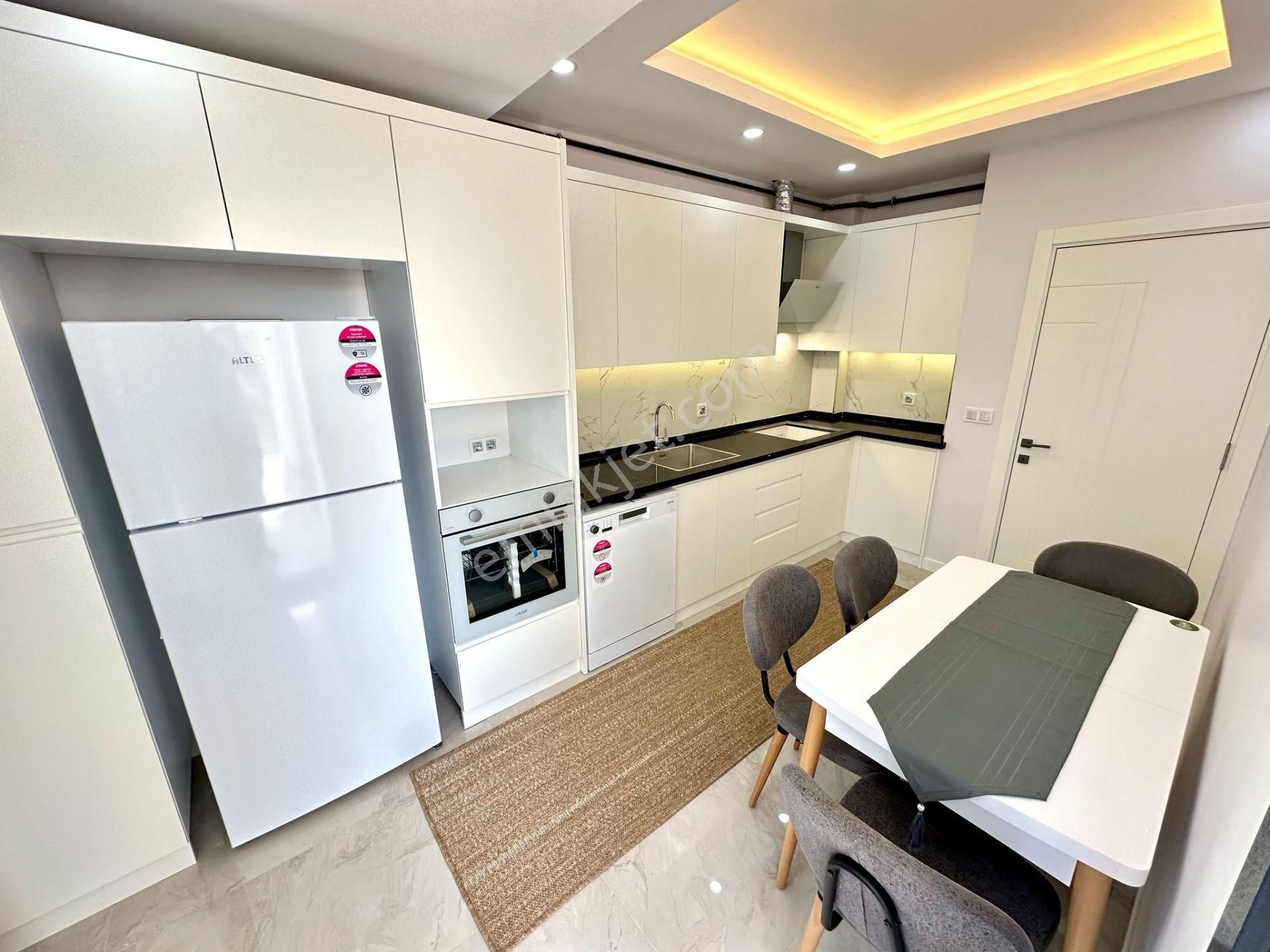 Denizli Şehir Hastanesine Yakın 2+1 Eşyalı Ebeveyn Banyolu Süper Konumda Satılık Daire