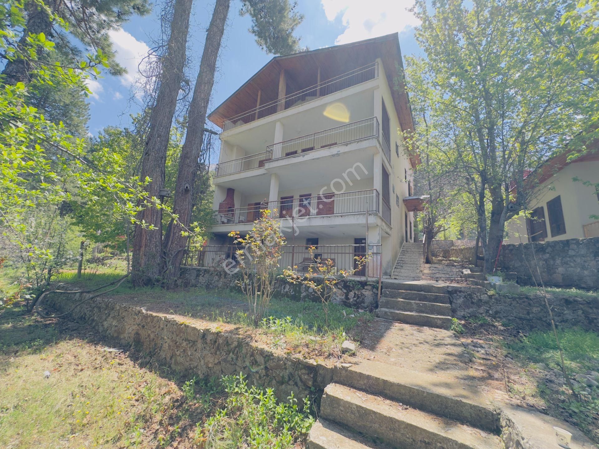 Bürücek Yaylası 463m2 Arsa İçinde 2.5 Katlı 8+1 Satılık Müstakil - Görsel 29