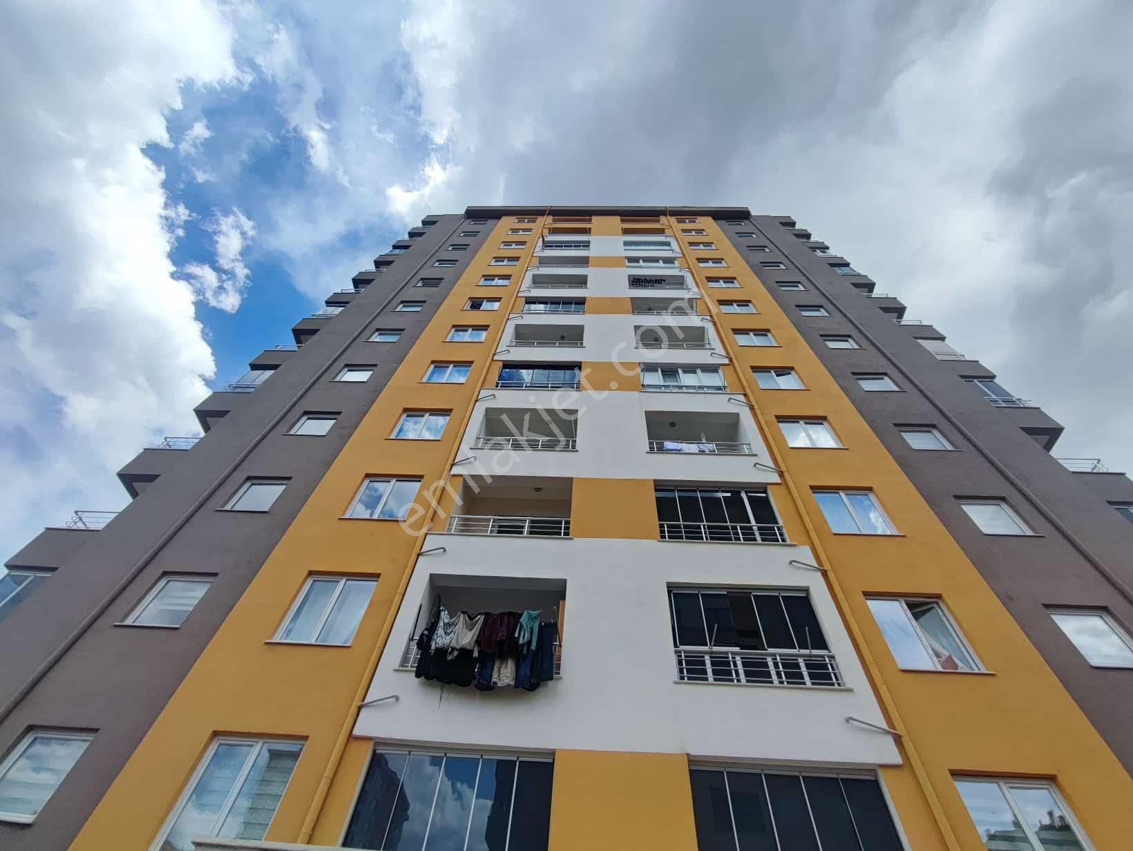 İldem Beyazşehir Mahallesinde Satılık 3+1 Daire