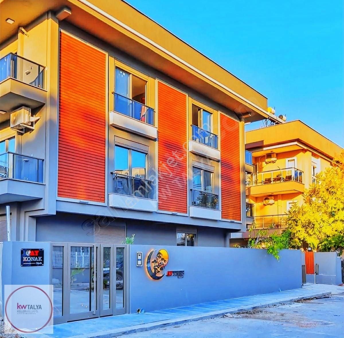Güzeloba Mah Yeni Bina De Özel Bahçeli,eşyalı Satılık 2+1 Daire