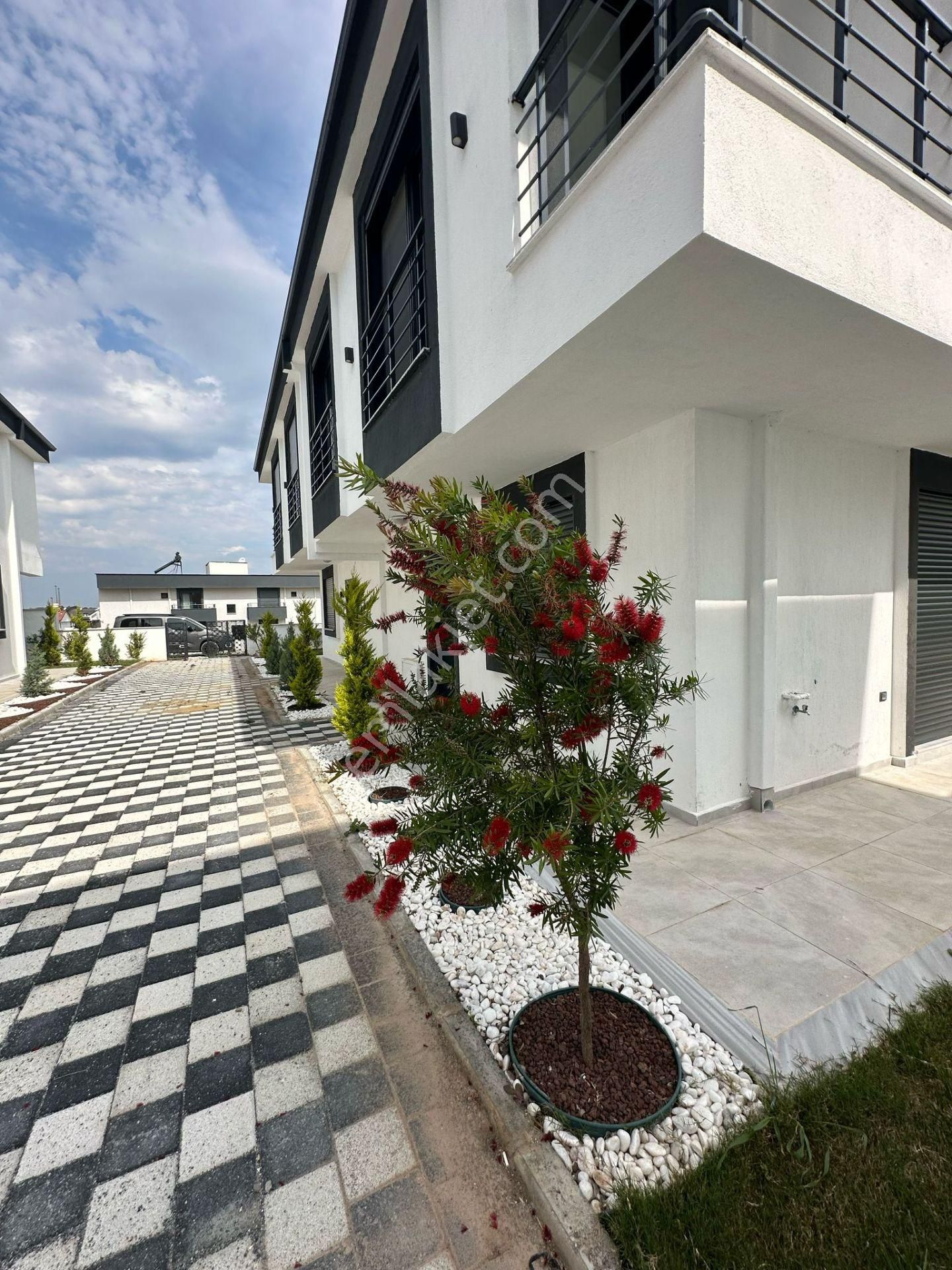 Didim Ergün Emlak'tan Satılık Hisar Mh. 3+1 Bahçeli Villa ! Ek-1012