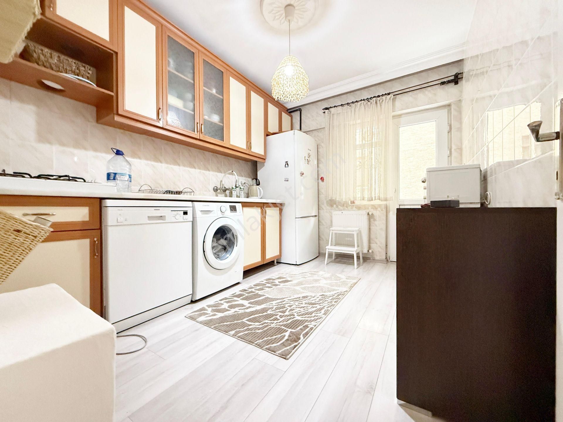 İncirli'de 3+1 Bağımsız Önü Açık Kat Konumlu Mantolamalı