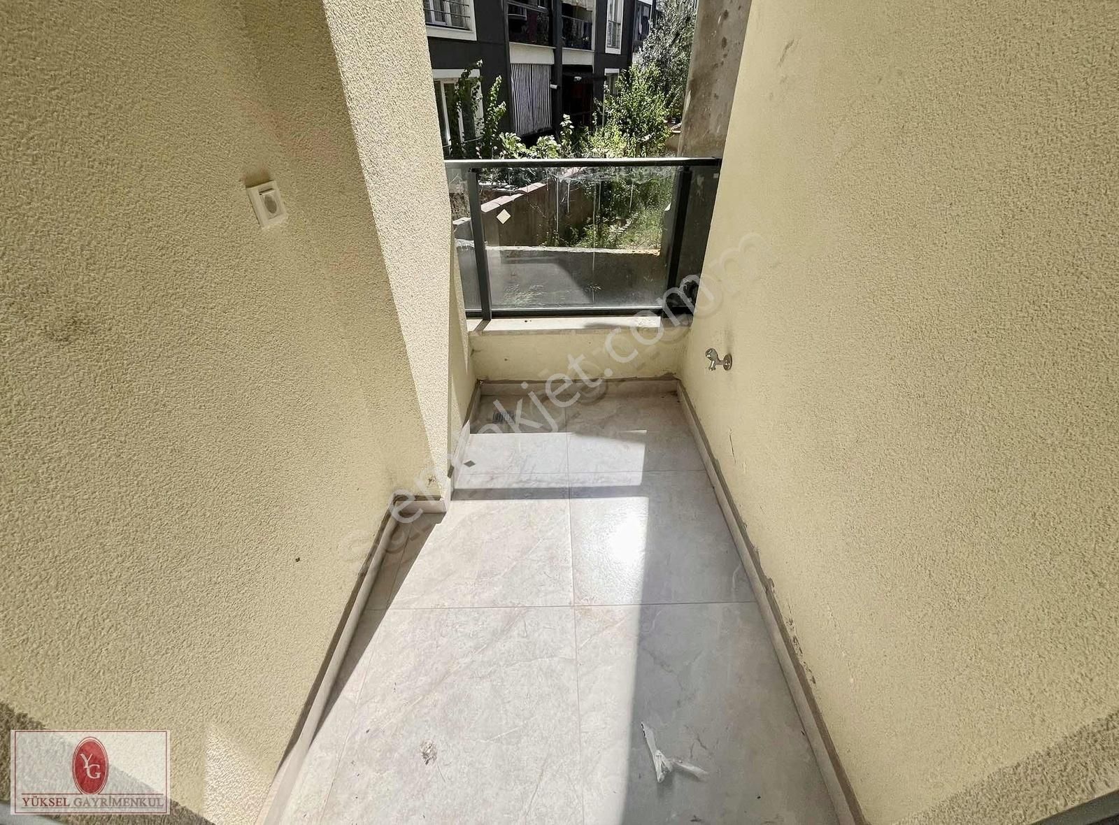 Yükselden Kadıköyde Ön Cephe Sıfır Ultra Lüks Satılık 2+1 Daire!
